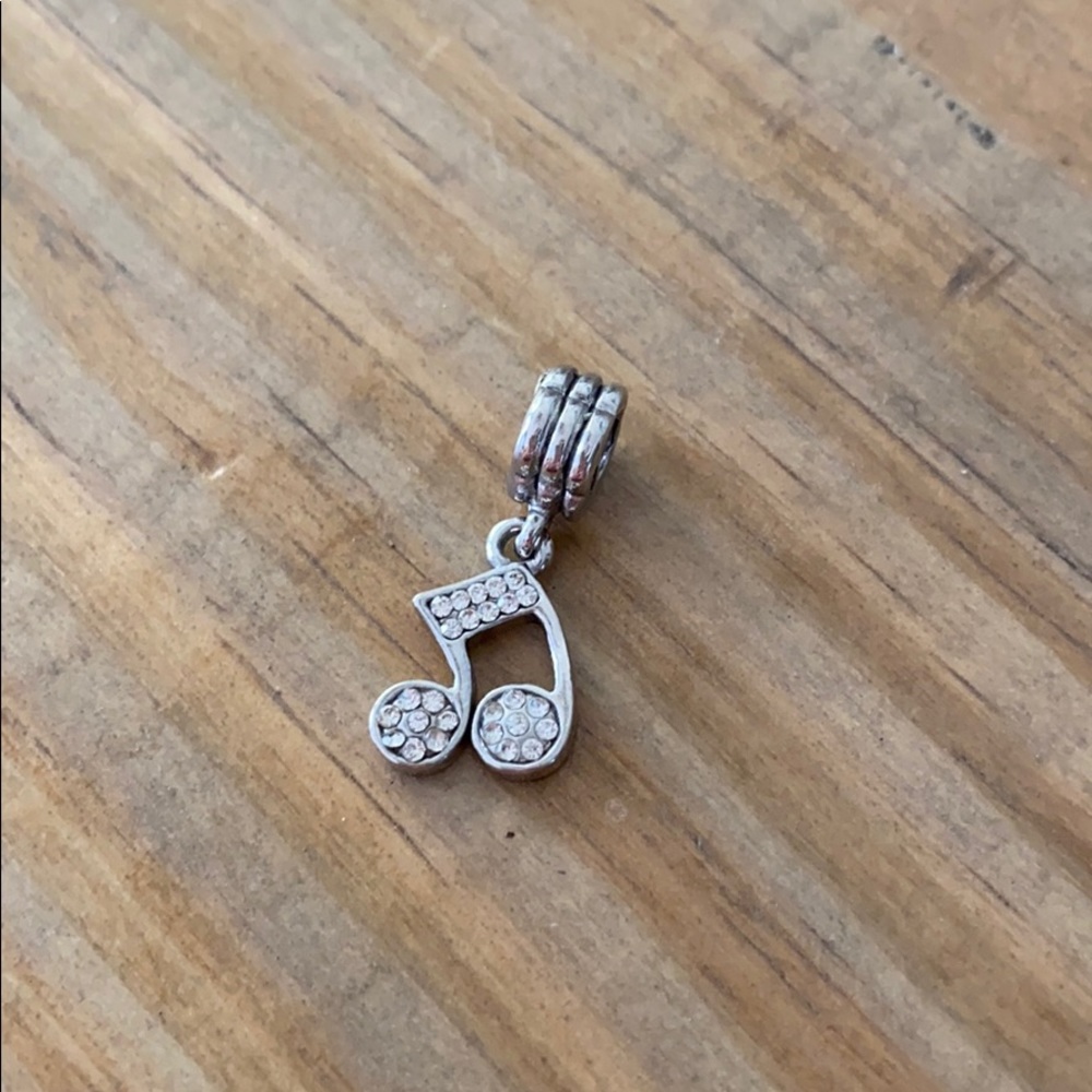 ❗️Closet Closing 11.1.20❗️ Music Notes Charm